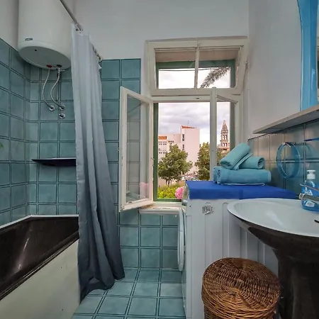 Montana, Town Centre 公寓 *